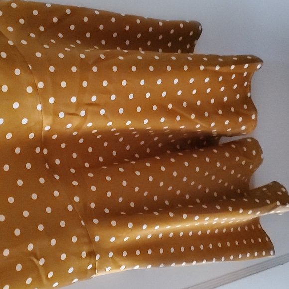 J.O.A Dress - Gold - Picture 7 of 8